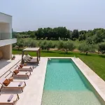 Casa Del Oro * فيرسار