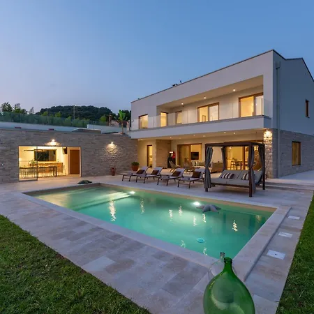 Casa Del Oro Villa *
